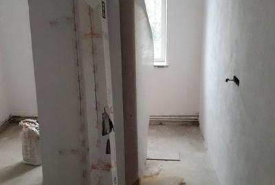 Apartament cu 3 camere semidecomandat în Central - 2