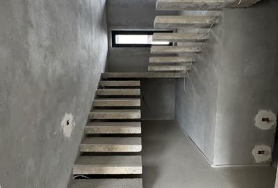 Casă cu 4 camere în Micro 3 - 4