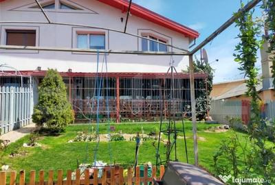 Casă cu 4 camere cu Teren 500 Mp în Central - 3