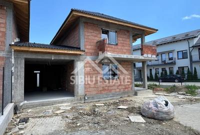 Casa individuala cu garaj , curte generoasa - 3
