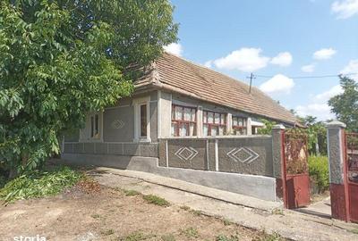 Casă cu 4 camere cu Teren 101 Mp în Central