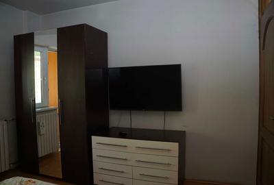 Apartament cu 4 camere decomandat în Rovine - 7