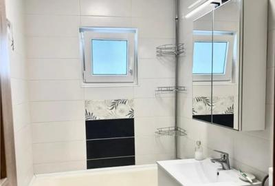 Apartament cu 2 camere decomandat, mobilat în Central