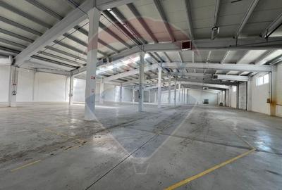 Spațiu industrial, 2500 mp în Industrial