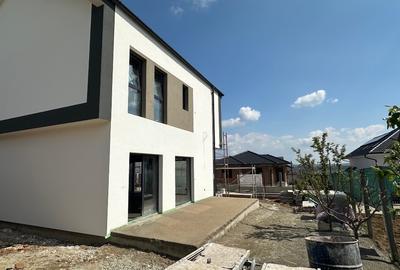 Casă individuală cu 4 camere cu Canalizare în Central - 2