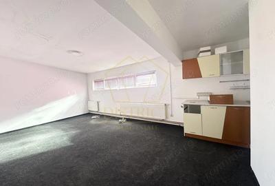 Spațiu comercial, de 420 mp, în Braytim