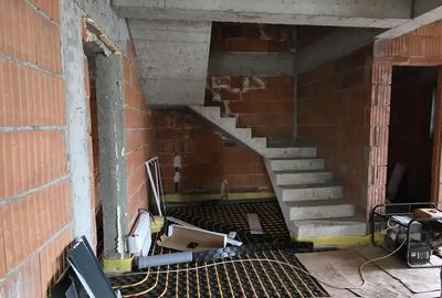 Casă cu 7 camere cu Canalizare în Tunari - 11