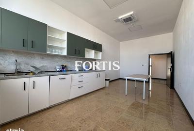 Spațiu comercial, de 16 mp, în Central - 8