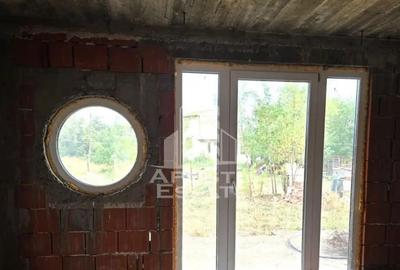 Casă cu 7 camere cu Teren 4421 Mp în Curtici - 4