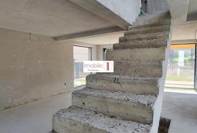 Casă individuală cu 4 camere cu Canalizare în Gruia - 11