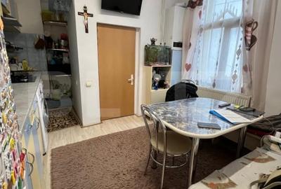 Casă cu 3 camere cu Canalizare în Gruia - 1