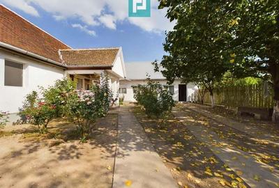 Casa cu teren 2877 mp, ora?ul Ineu - 2