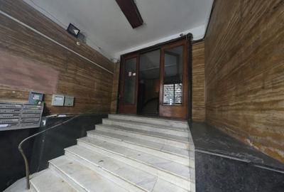 Apartament 5 camere, garaj, 2 boxe subsol, 4/6, bloc interbelic . - 1