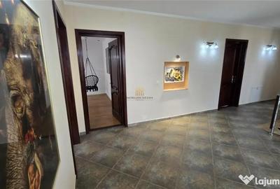 Casă cu 6 camere cu Canalizare în Central - 4