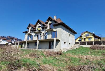 Casă cu 10 camere cu Teren 2700 Mp în Fălticeni - 3