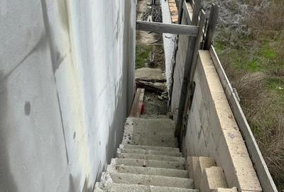 2 Mai - la 4 minute de plaja - pensiune 8 camere, finalizata 60% - 13