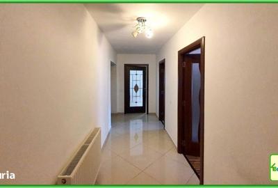 Casă cu 3 camere decomandat în Lipănești - 10