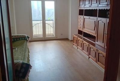 Apartament cu 3 camere decomandat, mobilat în Parcul Circului
