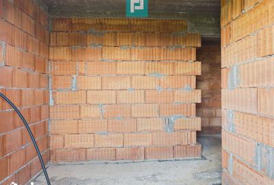 Casă cu 6 camere cu Teren 500 Mp în Central - 3