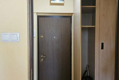 Garsonieră semidecomandată în Titan