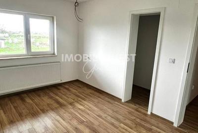 Casă cu 4 camere cu Teren 300 Mp în Cetate - 2