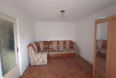 Garsoniera spatioasa, balcon inchis, Strada Duiliu Zamfirescu, etaj 4/4 - 5