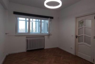 Apartament cu 5 camere în Unirii - 15