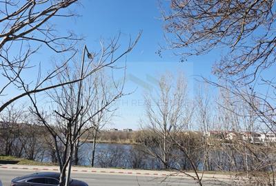 Spațiu comercial, de 1,800 mp, în Pipera - 2