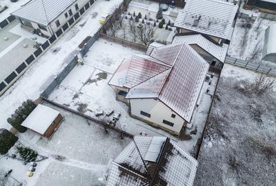 Casă / Vilă cu 4 camere de vânzare în Cartier - Gheraiesti - 3