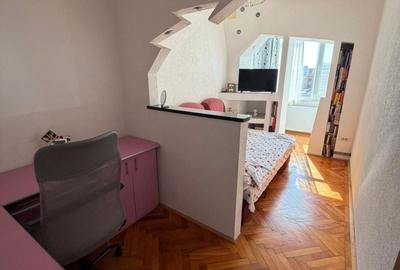Apartament cu 3 camere decomandat în Grădiște - 3