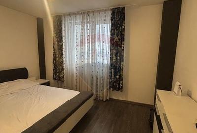 Apartament 3 camere de închiriat bloc nou lift în zona ultra Central - 4