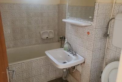 Apartament cu 4 camere semidecomandat în Apărătorii Patriei - 1
