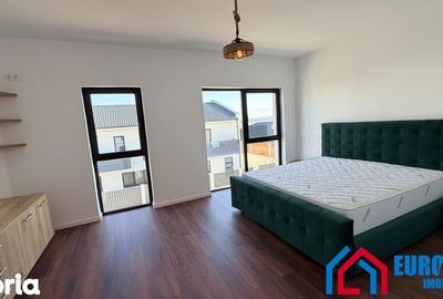 Casă cu 4 camere cu Teren 240 Mp în Central - 1