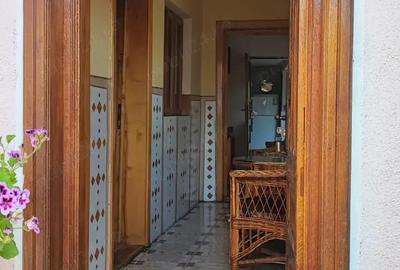 Casă cu 5 camere în Central - 1