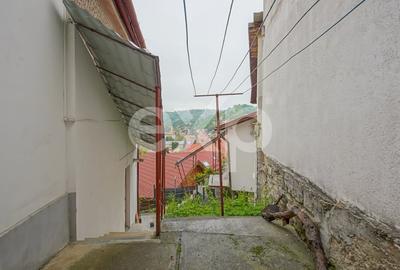 Casa cu priveliste panoramica in inima zonei Șchei – Strada Cotun, nr. 9 - 9