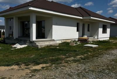 Casă individuală cu 3 camere cu Canalizare în Sud - 1
