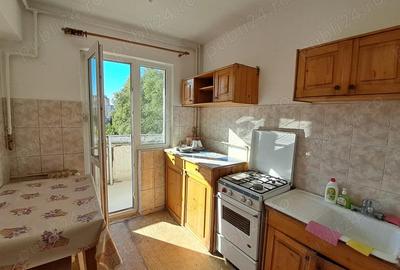 Apartament cu 3 camere decomandat în Mihai Bravu - 2