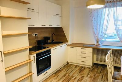 Apartament cu 3 camere decomandat în Titan - 1