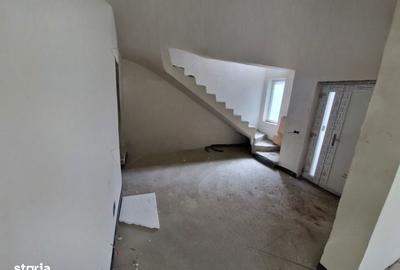 Casă cu 4 camere cu Canalizare în Florești - 2