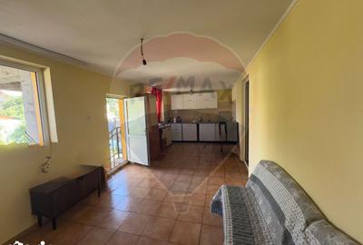 Casă cu 5 camere cu Teren 504 Mp în Romanești - 1