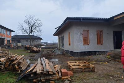 Casă individuală cu 4 camere cu Canalizare în Brănești - 9