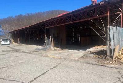 Spațiu comercial, de 1,400 mp, în Central - 4