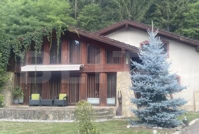 Casă cu 3 camere cu Teren 1125 Mp în Central - 1