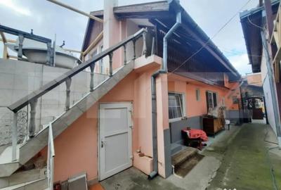 Casă cu 4 camere cu Teren 1050 Mp în Steaua