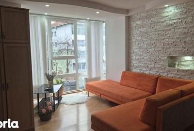 Apartament cu 2 camere decomandat în Dobreni - 1
