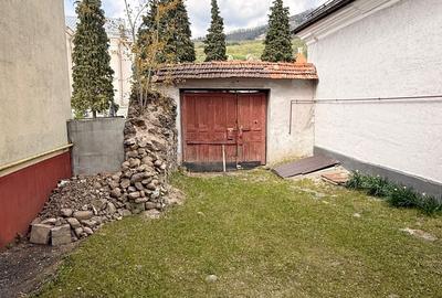 Duplex cu 2 camere cu Canalizare în Central - 2