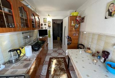 Apartament 3 camere, etaj 3, zona Longinescu - Gara - 5