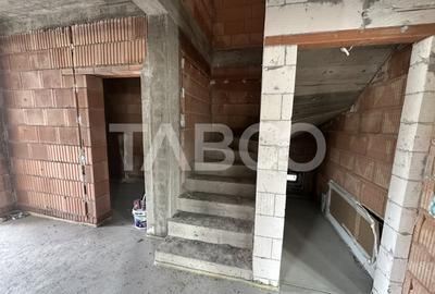 Casa individuala cu 4 camere 2 bai  - 500 mp teren 2 terase carport - 10