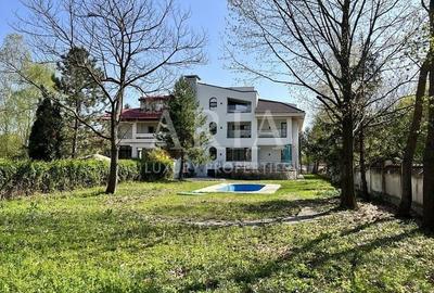 Casă individuală cu 4 camere cu Canalizare în Pipera