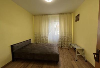 Apartament cu 3 camere decomandat în Călărași - 4
